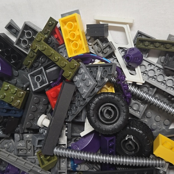 MEGA BLOCKS LOT - 13 Oz. Mixed Blocks Bricks Tires Slants Tubes Replacements - Picture 6 of 16